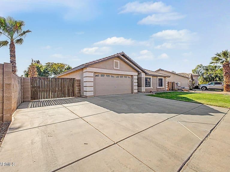2228 S Banning Street photo 2