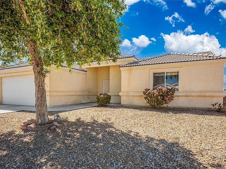 2054 E Sundance Dr photo 2