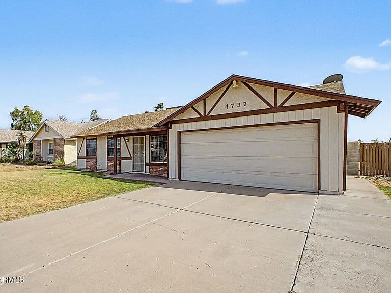 4737 W VILLA THERESA Drive photo 2