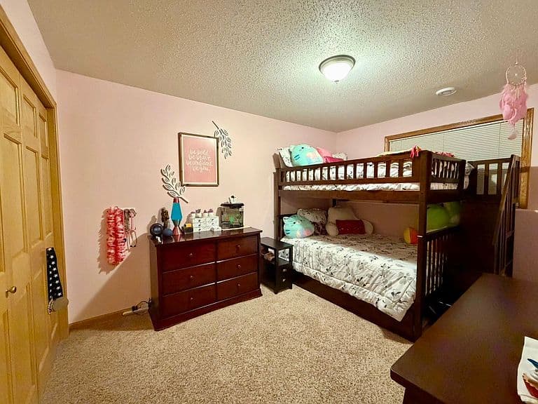 825 Morningside Dr photo 2