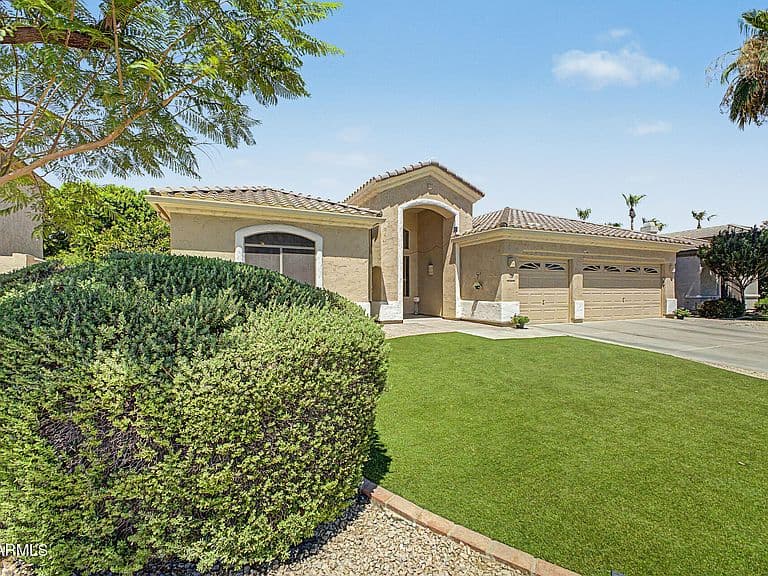 540 N MAMMOTH Way photo 2