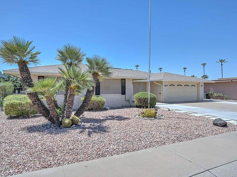 9719 W NEWPORT Drive photo 2