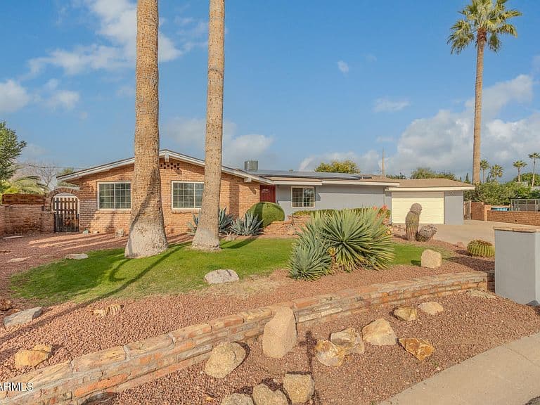 3730 E Kings Ave photo 3