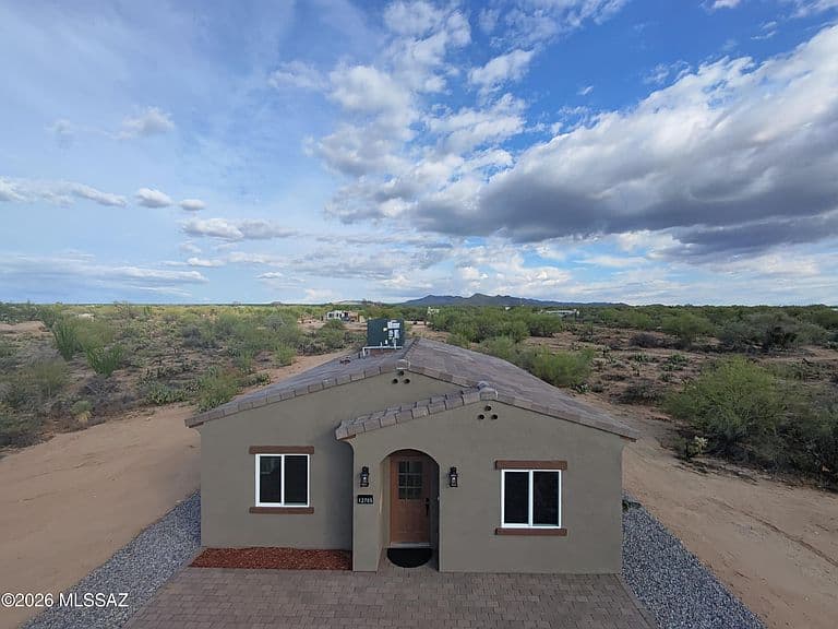 12705 S Cherokee Ln photo 2