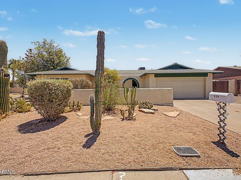 639 W STRAHAN Drive photo 3