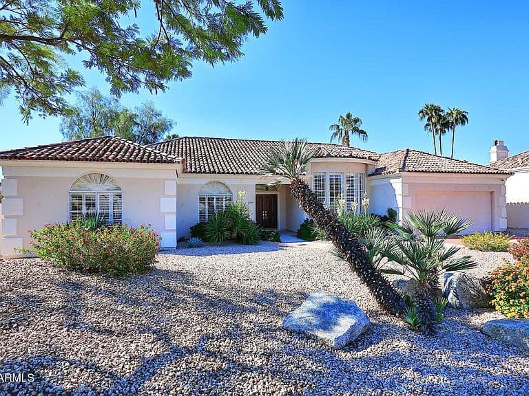 10135 E Bella Vista Drive photo 2