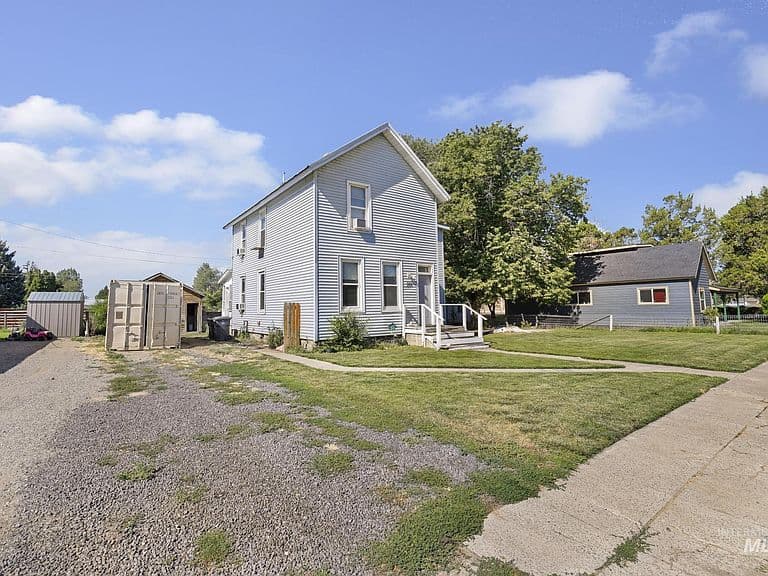 108 E C St photo 3