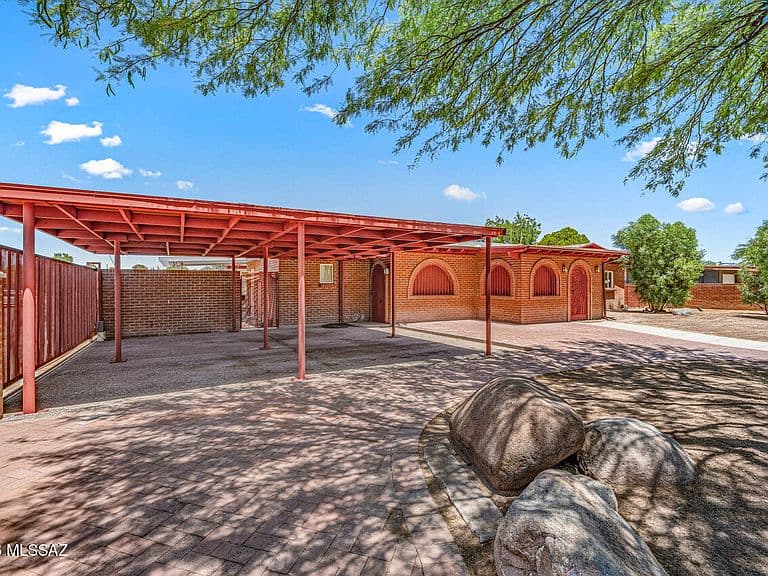 1262 W La Osa Dr photo 3