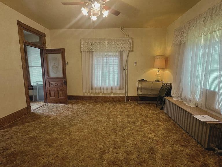 2098 3rd Ave photo 3