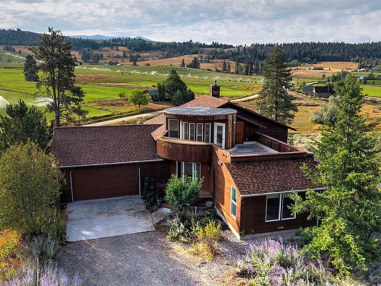 669 Groff Ln photo 1