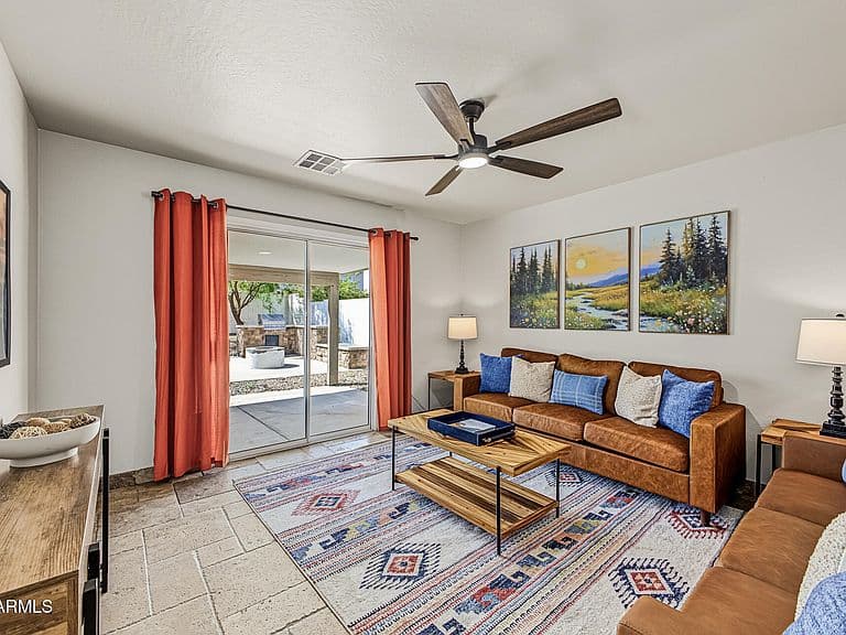 1410 S 222ND Drive photo 4