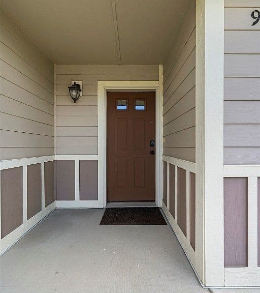 924 Twin Lakes Ave photo 3