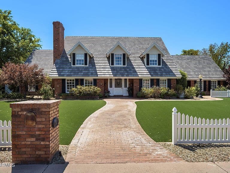 1001 E CAROLINE Lane photo 1