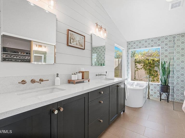 1113 S SCALLOP Drive photo 4