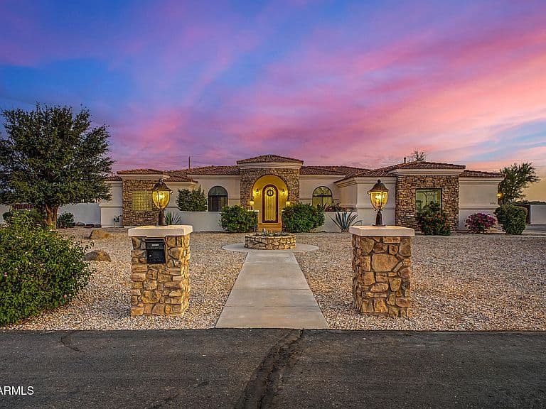 6953 W APPALOOSA Trail photo 3