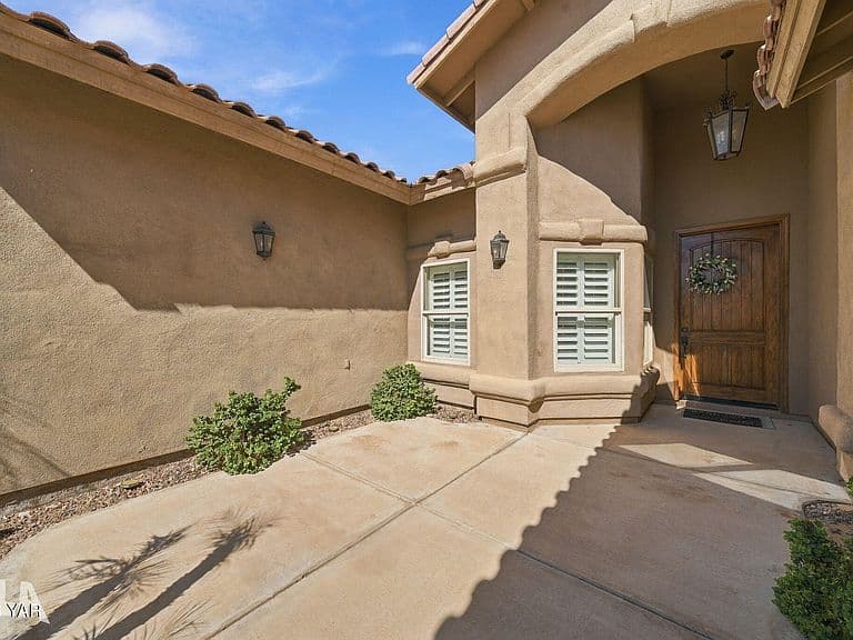 10312 E 38th Ln photo 2