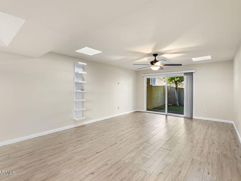 606 E COLGATE Drive photo 2