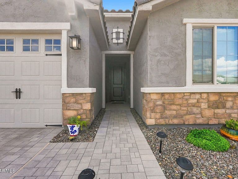 21286 N 271ST Drive photo 3