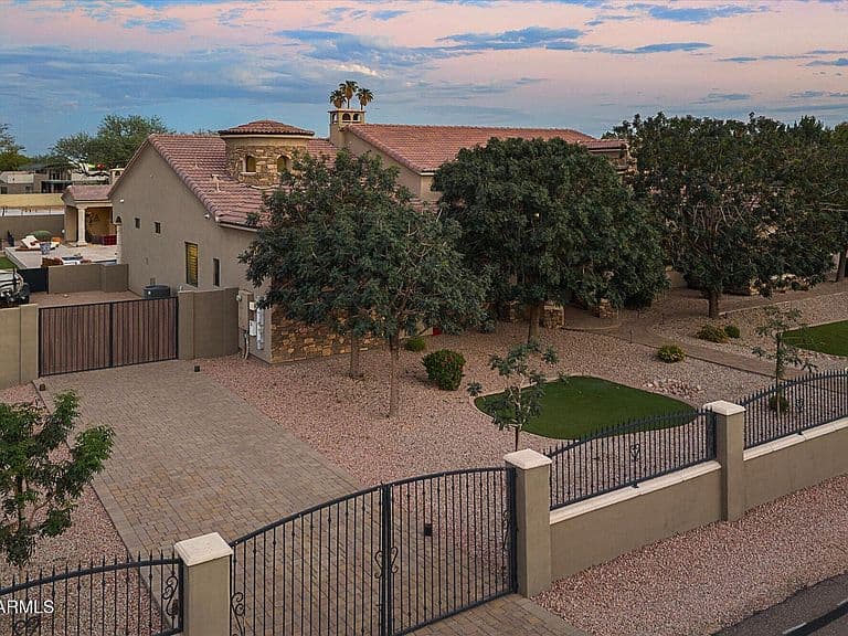12245 S 70TH Street photo 1