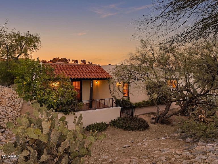 7526 N Desert Tree Dr photo 3