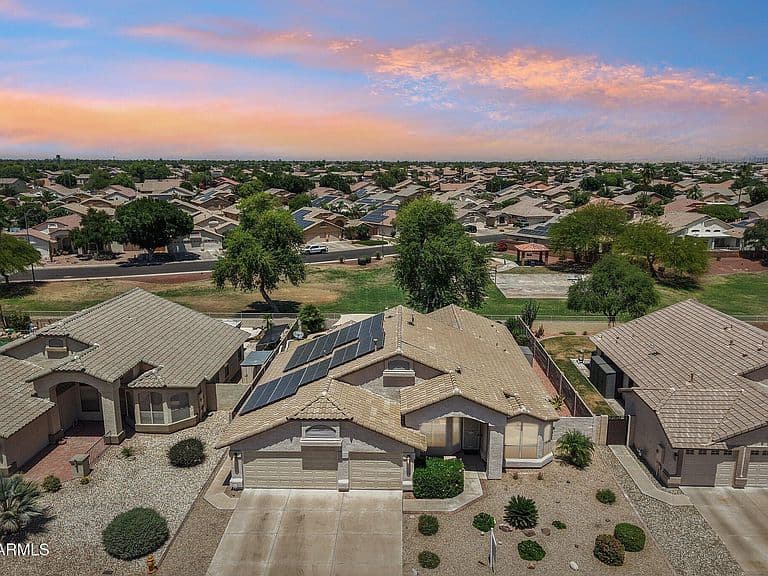 12740 W CAMBRIDGE Avenue photo 2