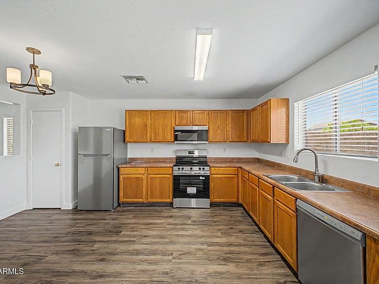 43782 W SAGEBRUSH Trail photo 4