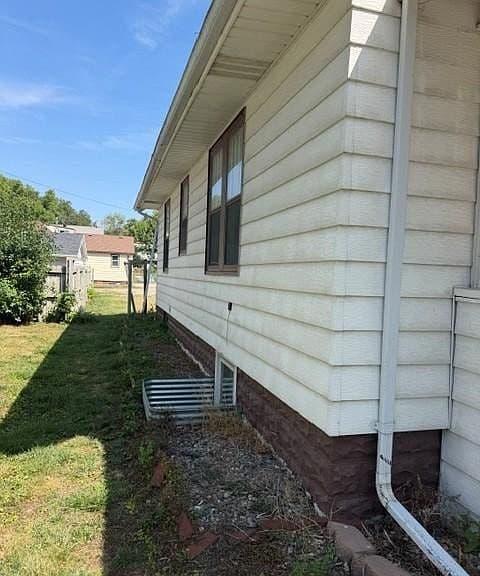 1019 9th Ave N photo 2