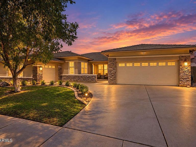 3158 E SIERRA MADRE Avenue photo 1