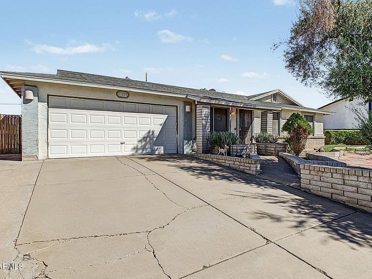 11423 N 51ST Drive photo 1