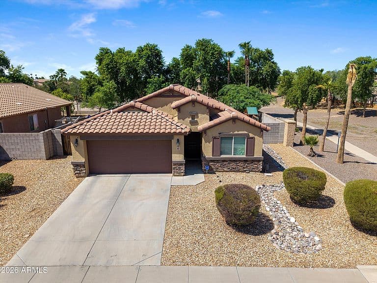 1867 N VISTA Lane photo 2