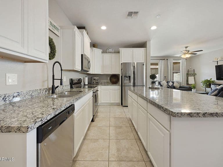 18259 W IDA Lane photo 3