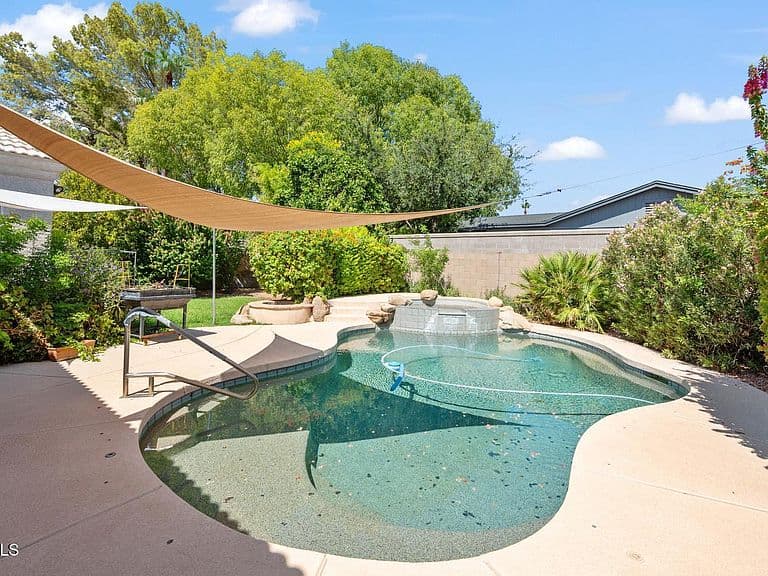 1426 E MCLELLAN Boulevard photo 1
