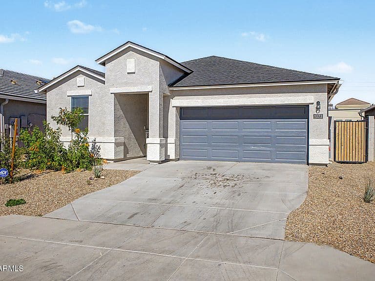 1373 S VISTA Avenue photo 2