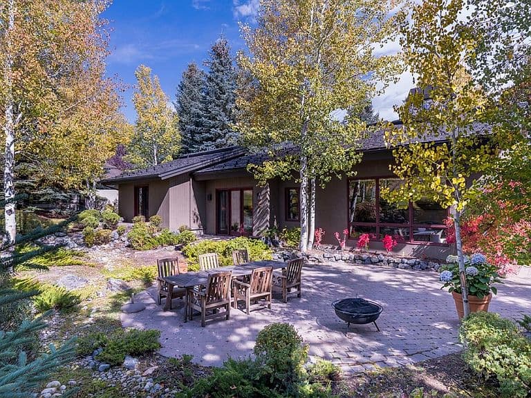 113 Camas Loop W photo 5
