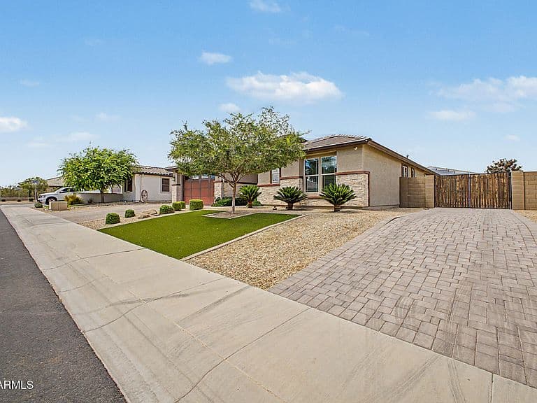 12542 W KRALL Court photo 2