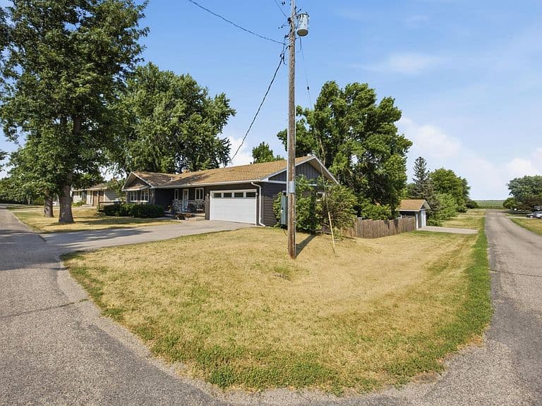 250 4th St photo 2