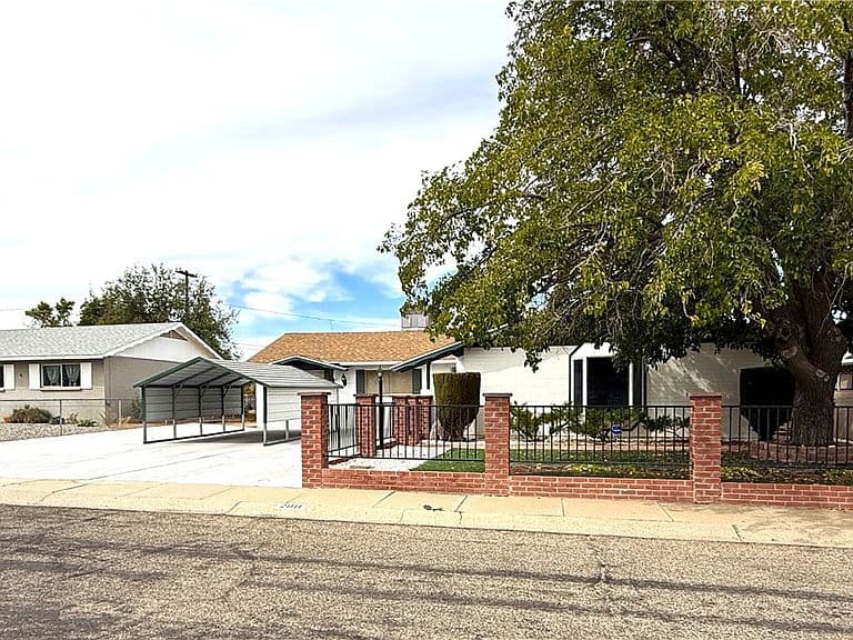 2911 Arthur Street photo 1