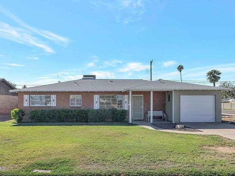 4057 W ROSE Lane photo 1