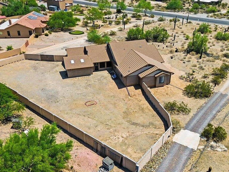 8112 E MCDOWELL Road photo 3