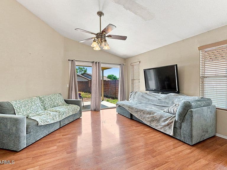 1807 S 82ND Drive photo 2