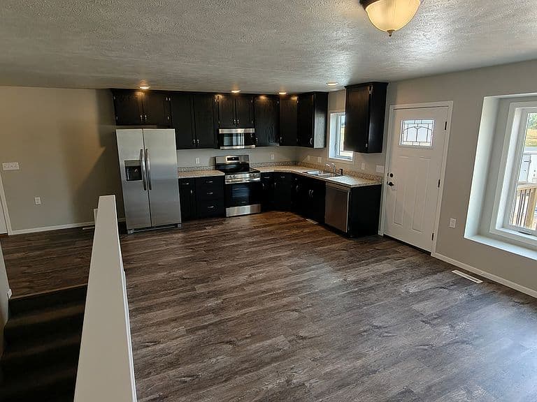160 Indianhead Dr photo 2