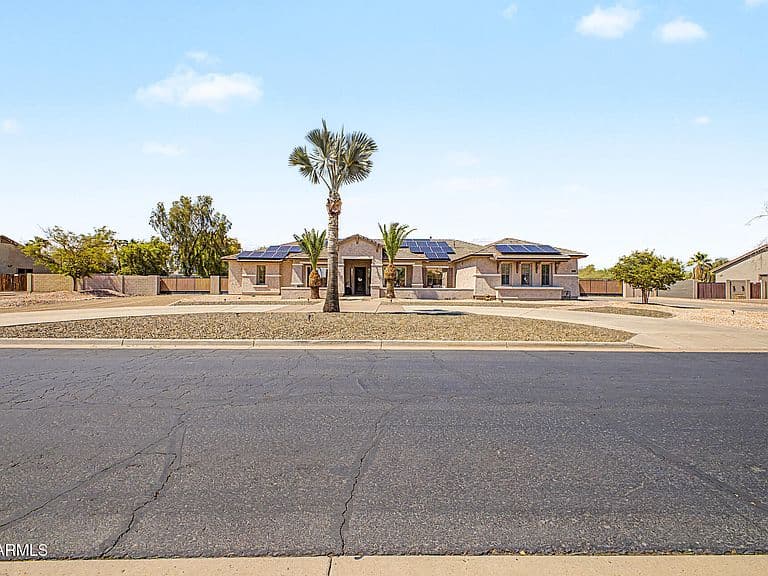 14284 W BECKER Lane photo 3