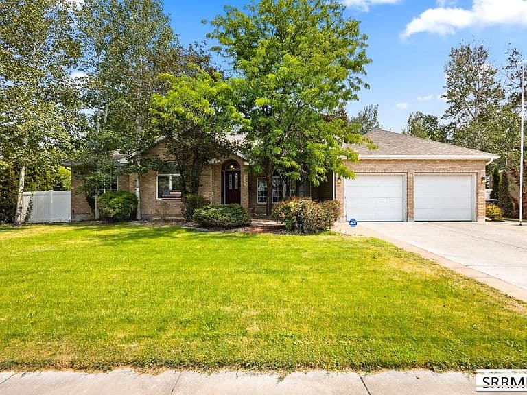 2899 Glenwood Dr photo 2