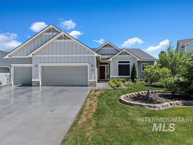 1817 W Henrys Fork Dr photo 3