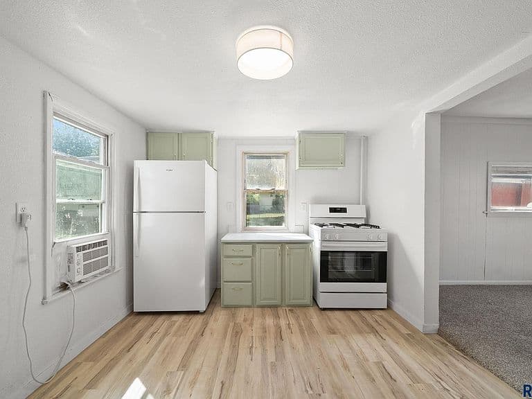 504 S Elmwood Ave photo 3
