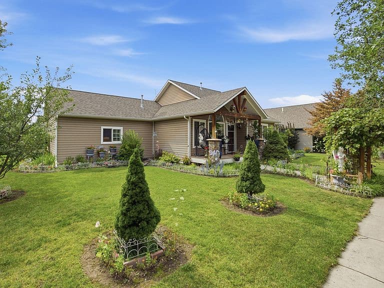 3905 Concord Dr photo 2