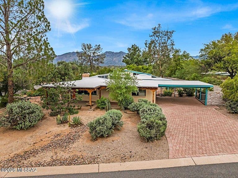 2642 N Bahana Dr photo 1