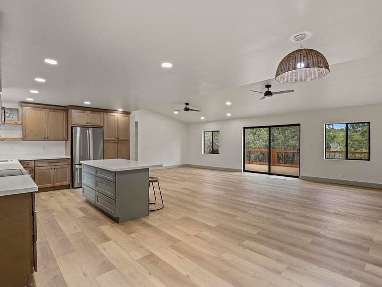 169 N Lees Way photo 5