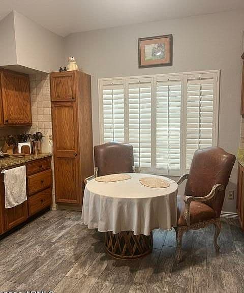 1220 E SILVERWOOD Drive photo 3