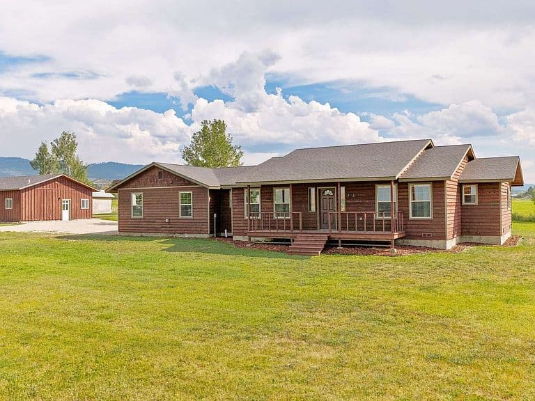 813 Bass Ln photo 1